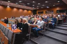 Uczestnicy konferencji. W drugim rzędzie dr Sławomir Nowak, dr Joanna Korybut-Orłowska oraz dr Katarzyna Wszałek-Rożek