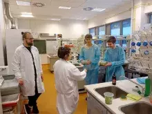 Zajęcia laboratoryjne i pokazy biologiczne dla uczestników wydarzenia