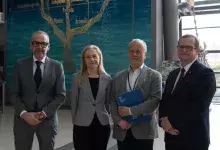 Rektorzy GUMed (prof. dr hab. Michał Markuszewski) i UG (prof. dr hab. Piotr Stepnowski), dziekan Wydziału Biologii UG, prof. dr hab. Dariusz Szlachetko oraz Pani profesor dr hab. Katarzyna Gobis, prodziekan Wydziału Farmaceutycznego GUMed