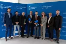 Zdjęcie zbiorowe osób zaangażowanych w podpisanie umowy o współpracy PODR-UG