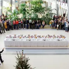 W grudniu 2012 roku obchodziliśmy pierwszą Wigilię w nowym budynku Wydziału Biologii,... <br />(fot. Piotr Rutkowski)