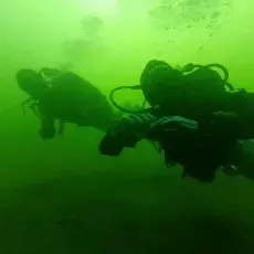 Nurek pod wodą